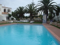 holiday apartment to rent in Armacao de Pera, 600m from the beach and short trip to tourist hotspot of Albufeira.